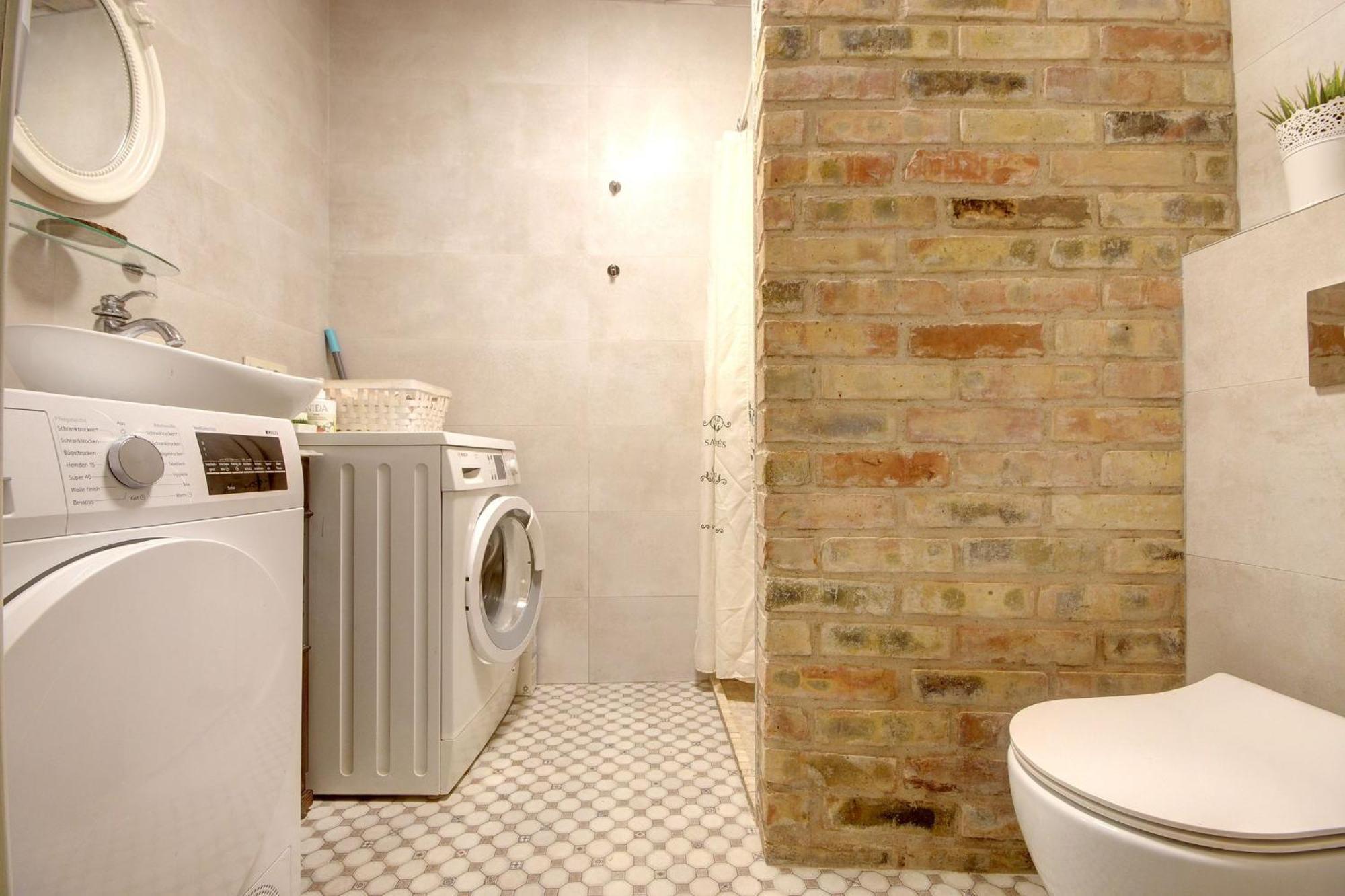 Historical Apartments X Free Parking Self Check In 24X7 By H&H Wilna Exterior foto